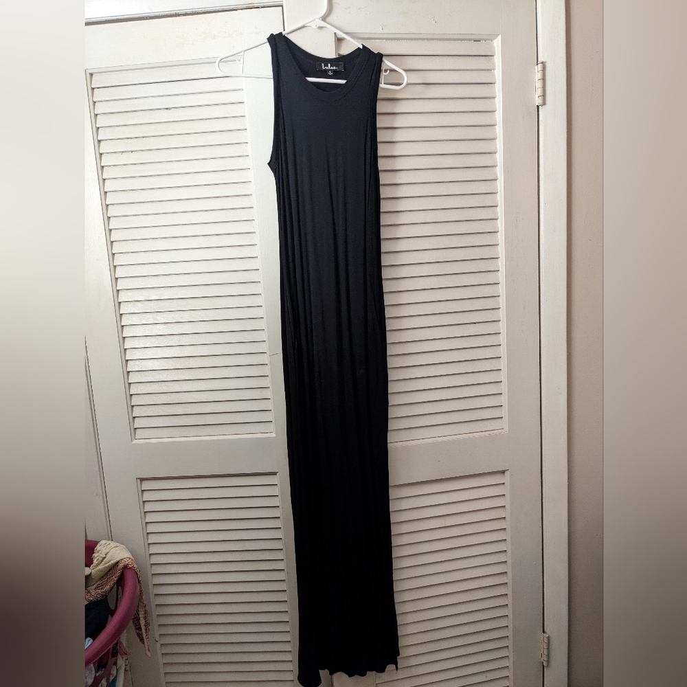 Black maxi dress, pockets, thigh slit one side